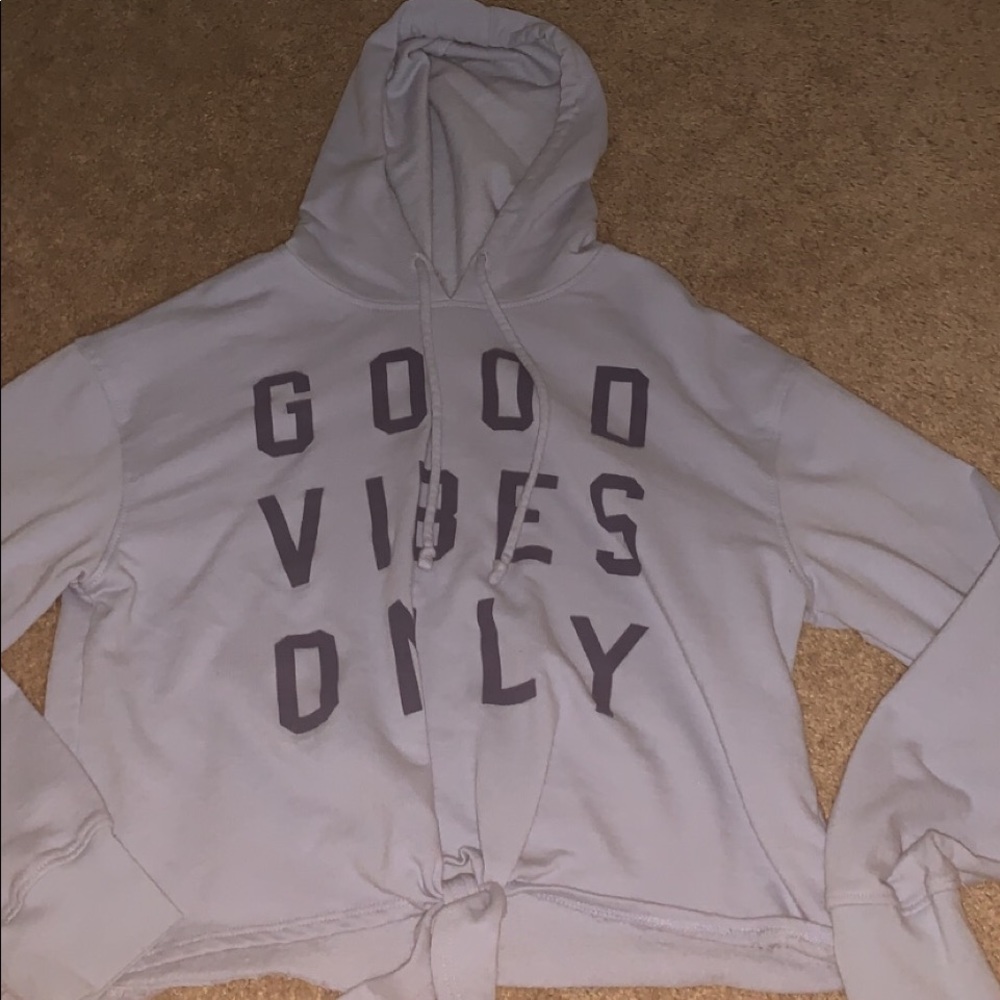 “Good Vibes Only” hoodie
